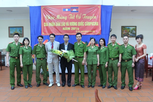 Các tổ chức quần chúng trong Học viện chúc mừng Tết cổ truyền các học viên Lào và Campuchia